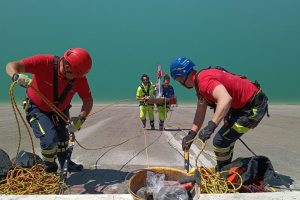 Diga di monte Cutugno sul fiume Sinni - Comune di Senise (PZ) - Carotaggi su paramento di conglomerato bituminoso-3